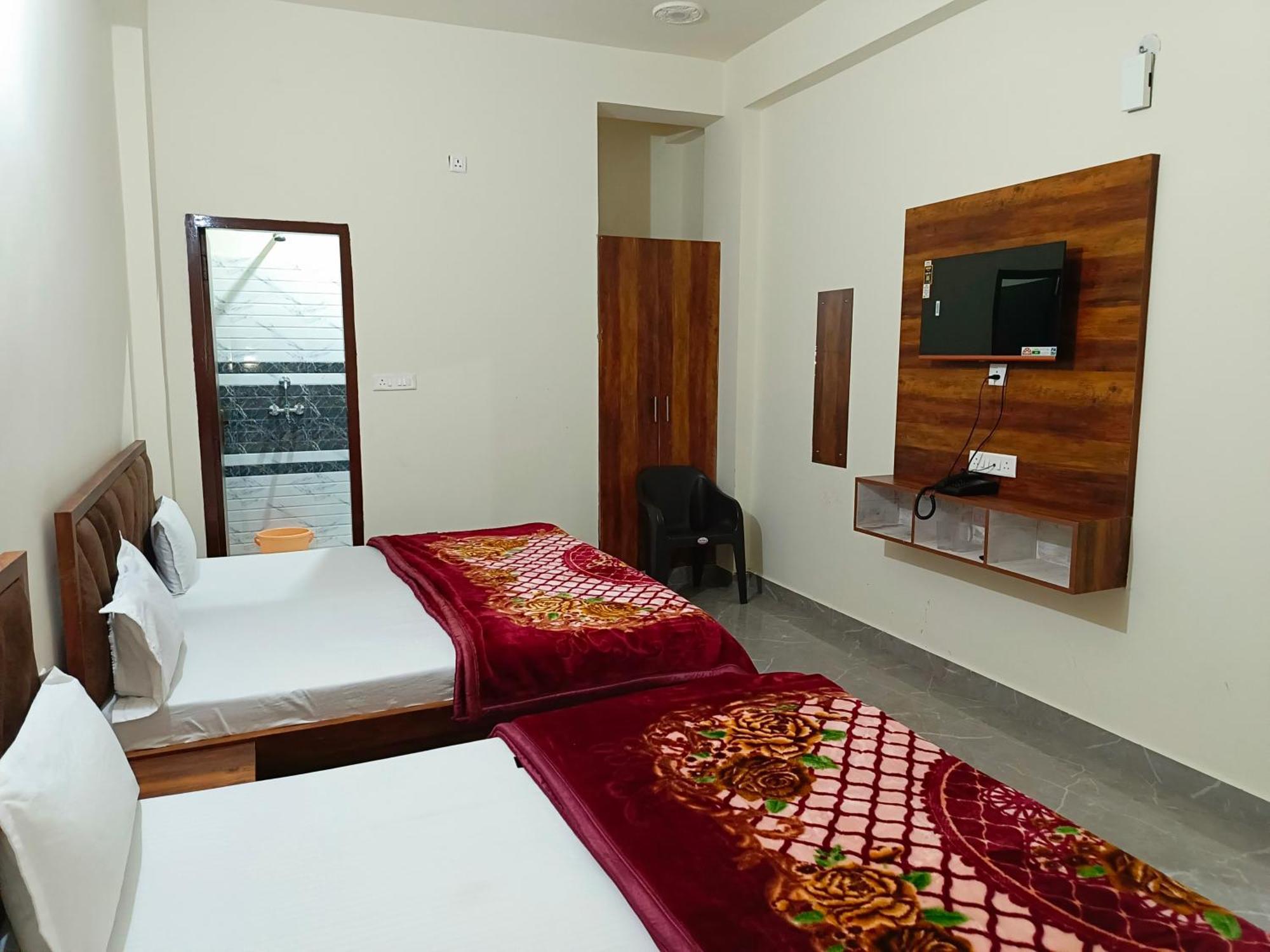 Hotel Shri Girraj Residency Mathura Zewnętrze zdjęcie