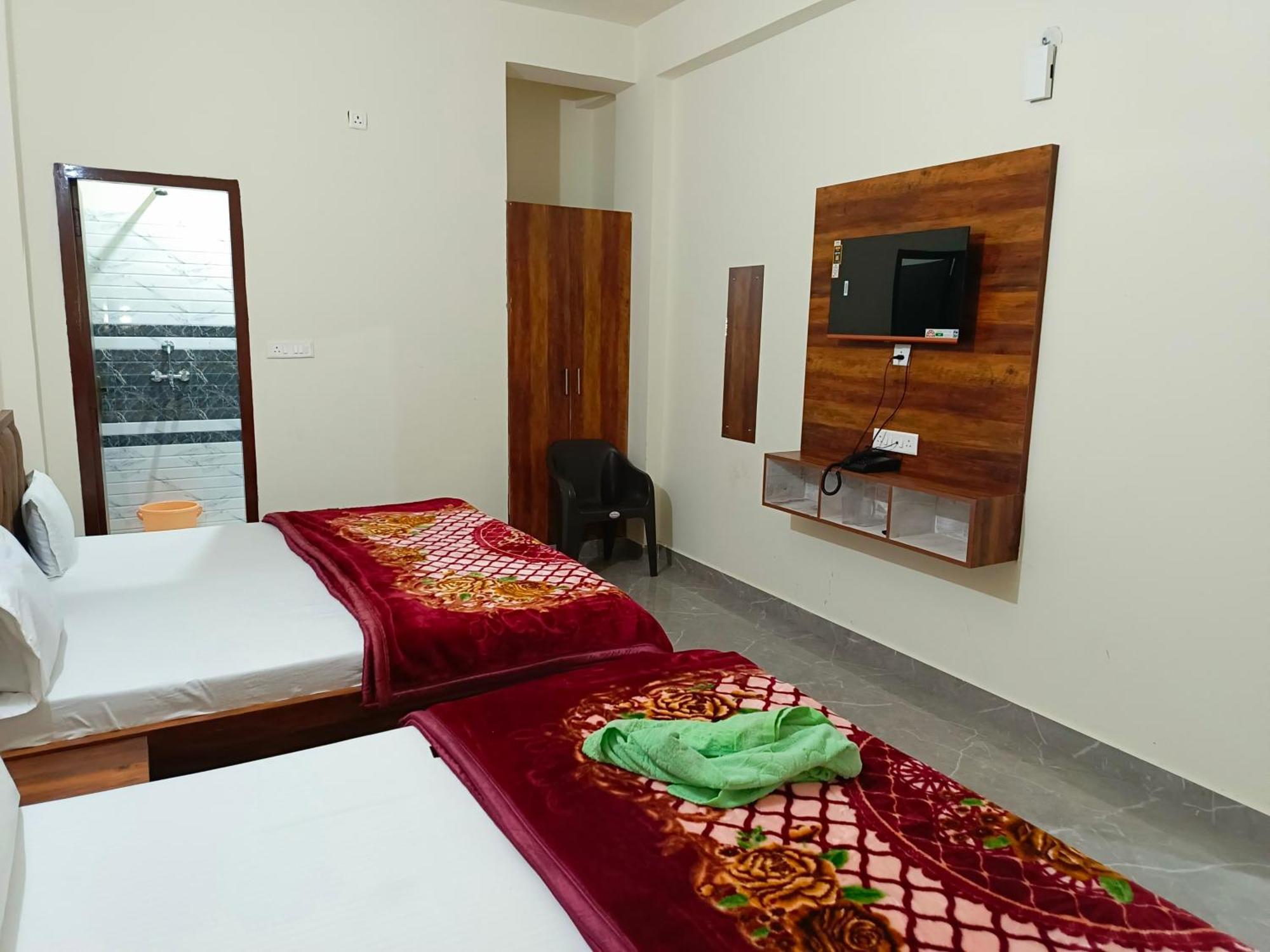 Hotel Shri Girraj Residency Mathura Zewnętrze zdjęcie