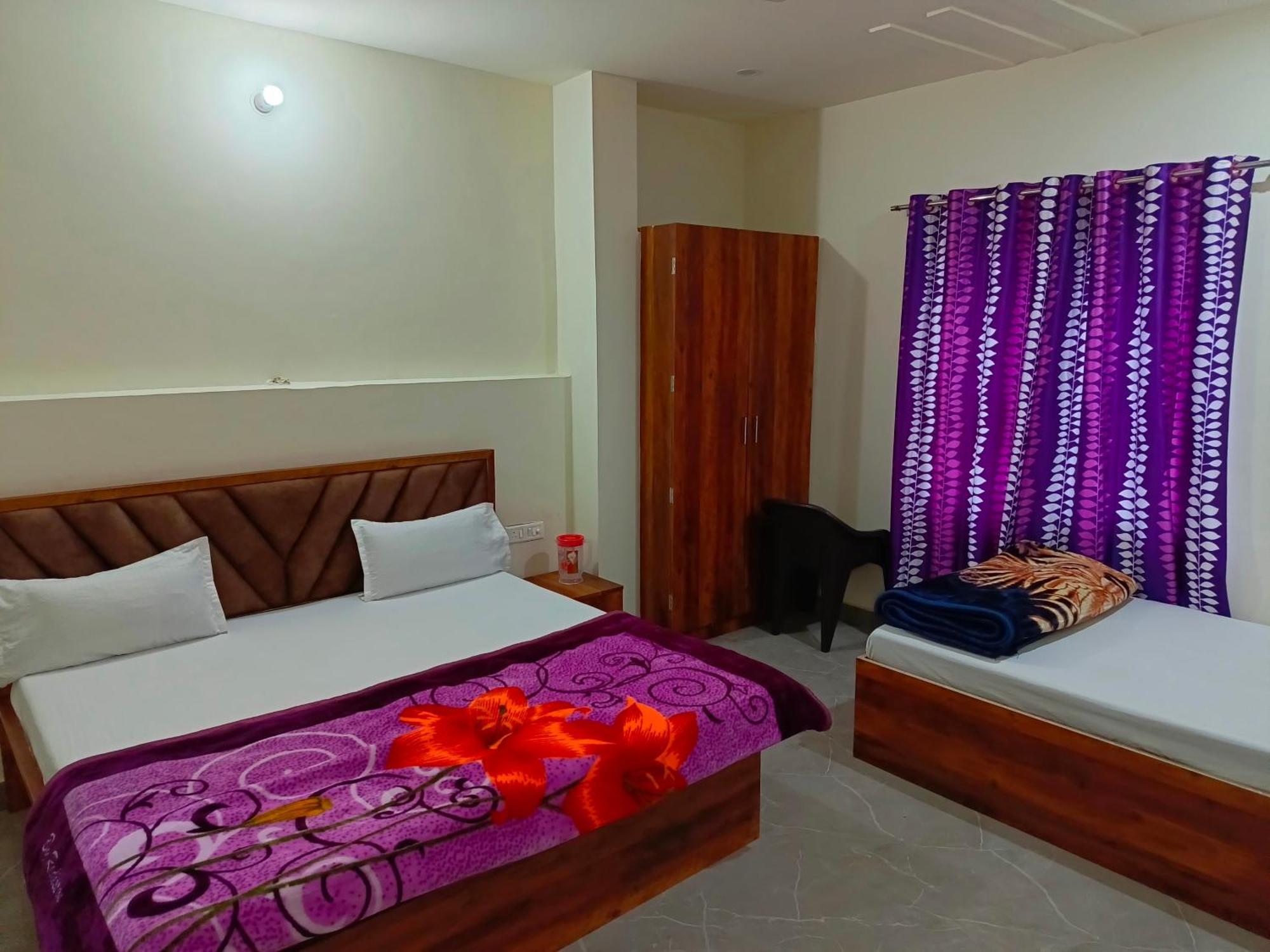 Hotel Shri Girraj Residency Mathura Zewnętrze zdjęcie